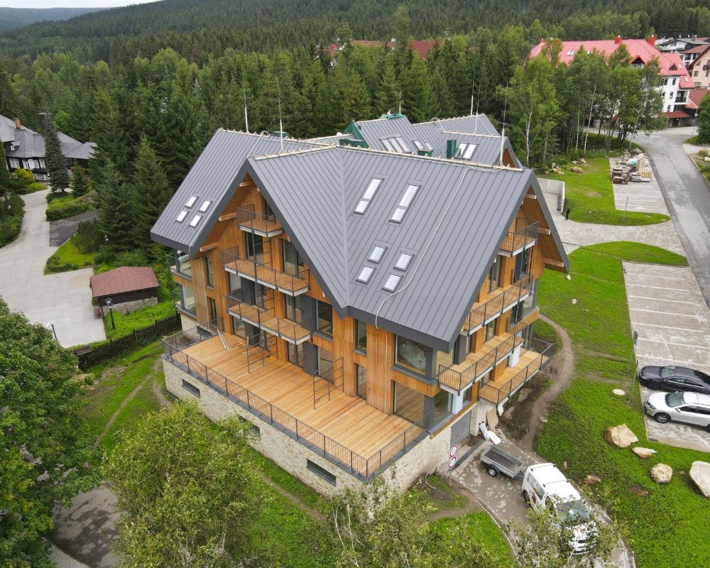 Exkluzivní projekt Harrachov Peaks v Krkonoších je zkolaudován